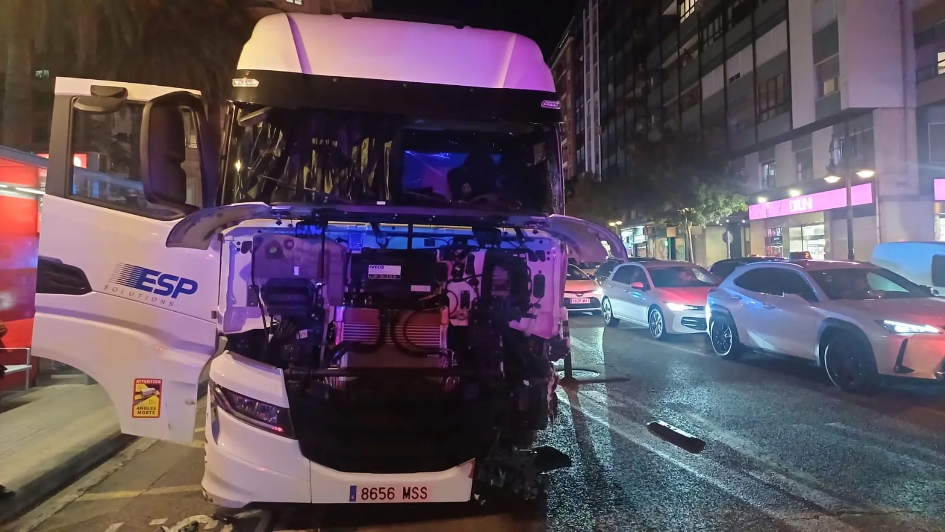 Detenido un camionero que huyó en sentido contrario por la A3 y la avenida del Cid de Valencia