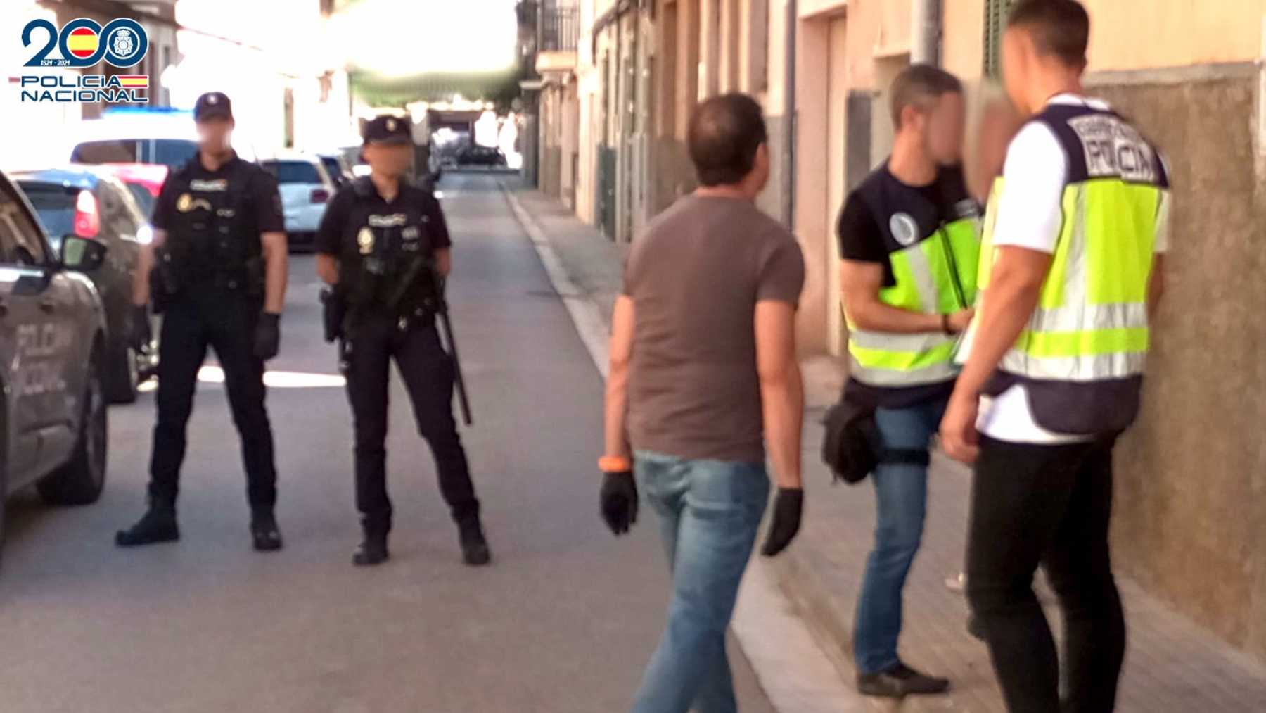 Un hombre ingresa en la UCI después de que su novio intentara matarlo a golpes en su casa en Manacor