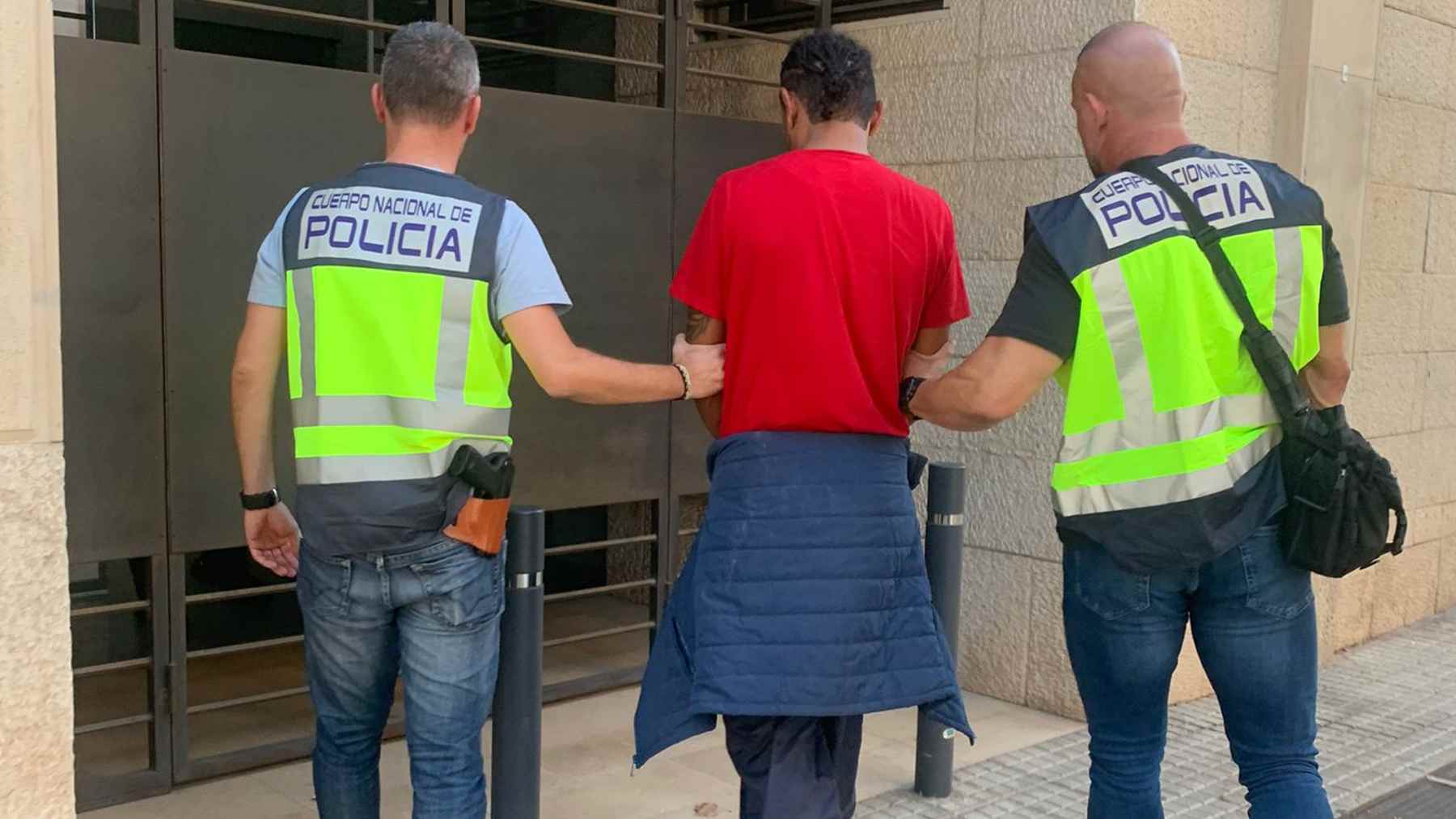 Un ciudadano colombiano cometió 15 delitos en una noche en Palma rociando con espray a sus víctimas