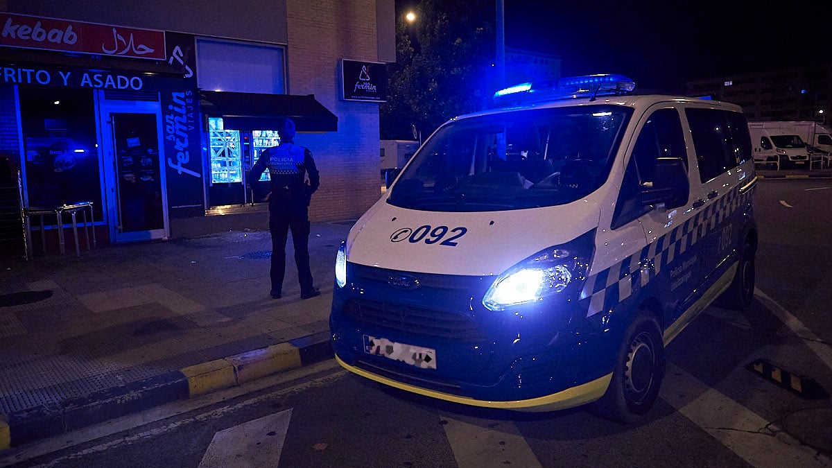 Detienen en Pamplona a dos menores extranjeros que arrancaron del cuello una cadena a una chica