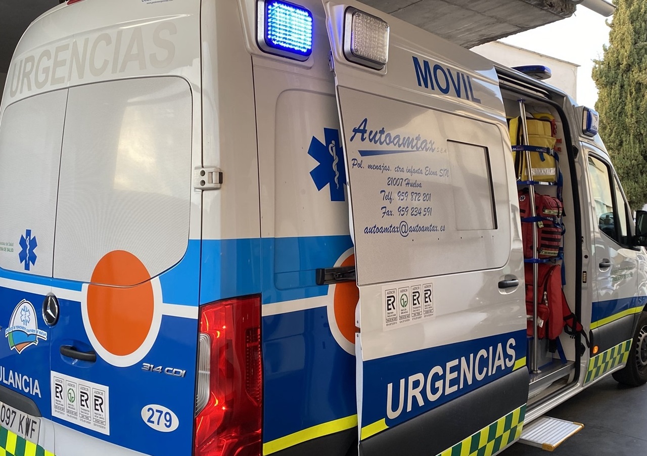 Evacuado un hombre que sufría un infarto de miocardio al Juan Ramón Jiménez