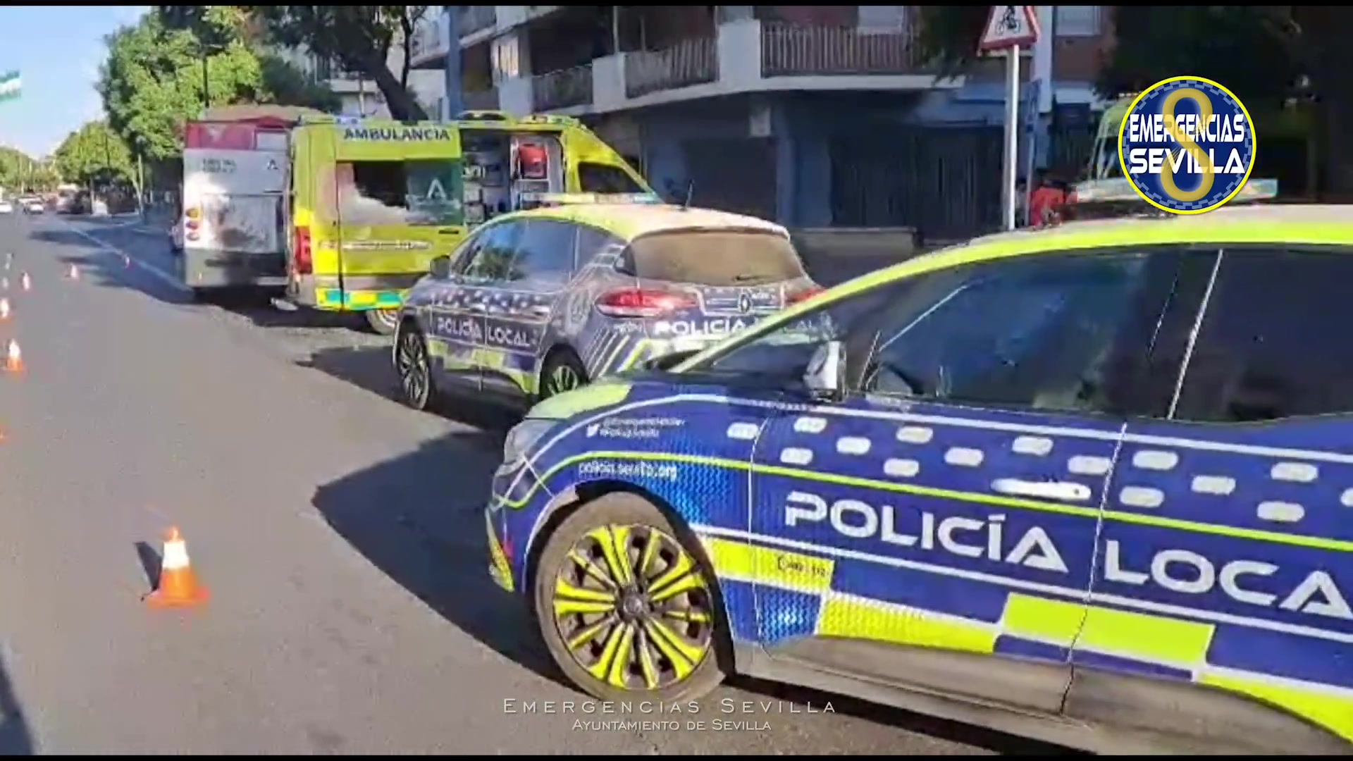 El choque entre un autobús de Tussam y un turismo deja cinco heridos