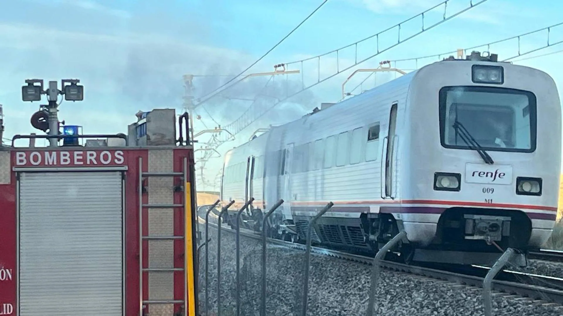 Desalojados 25 pasajeros de un tren con destino a Salamanca tras incendiarse en marcha