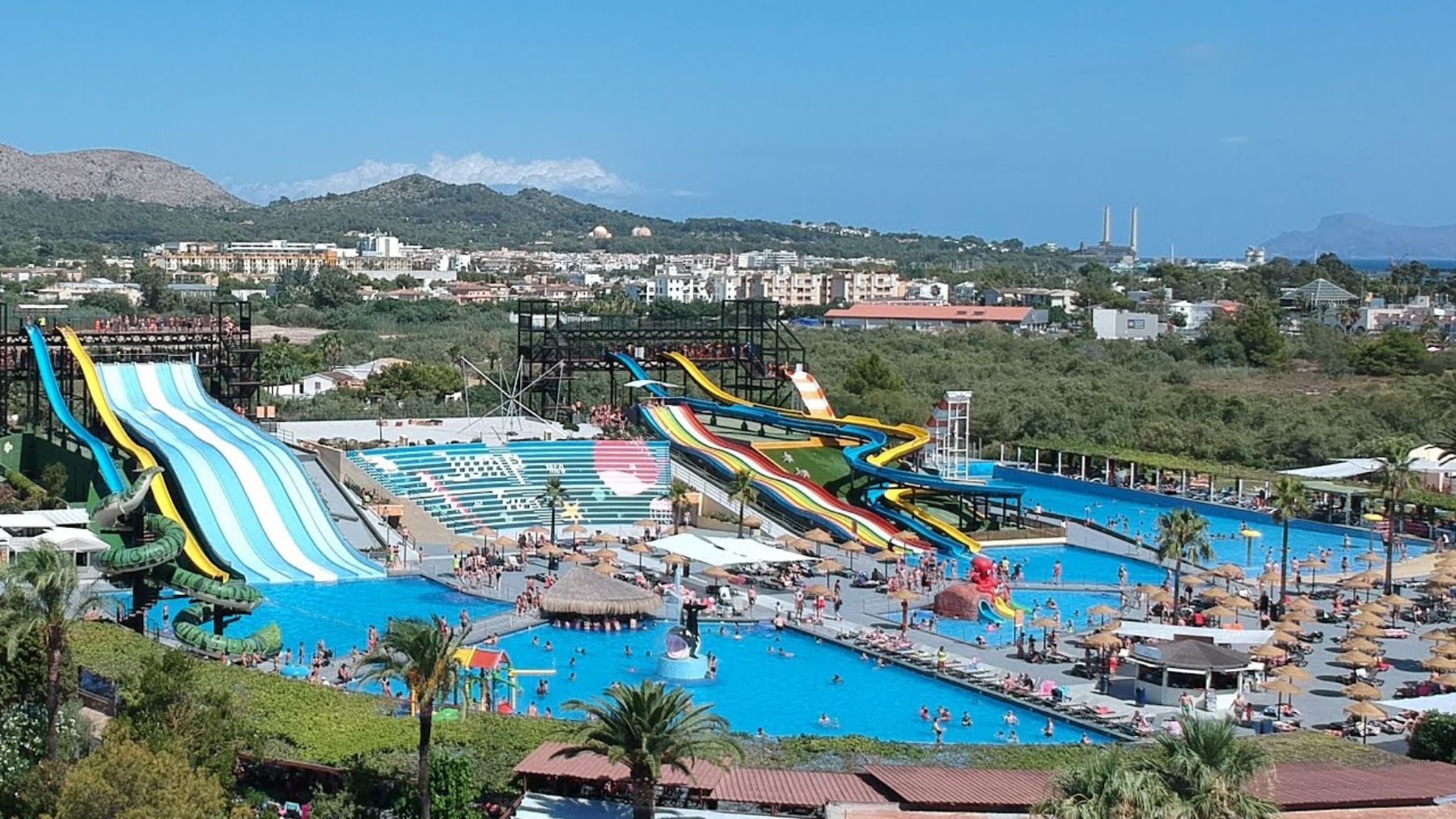 Un menor de 15 años, crítico tras sufrir un ahogamiento en el Hidropark de Alcúdia