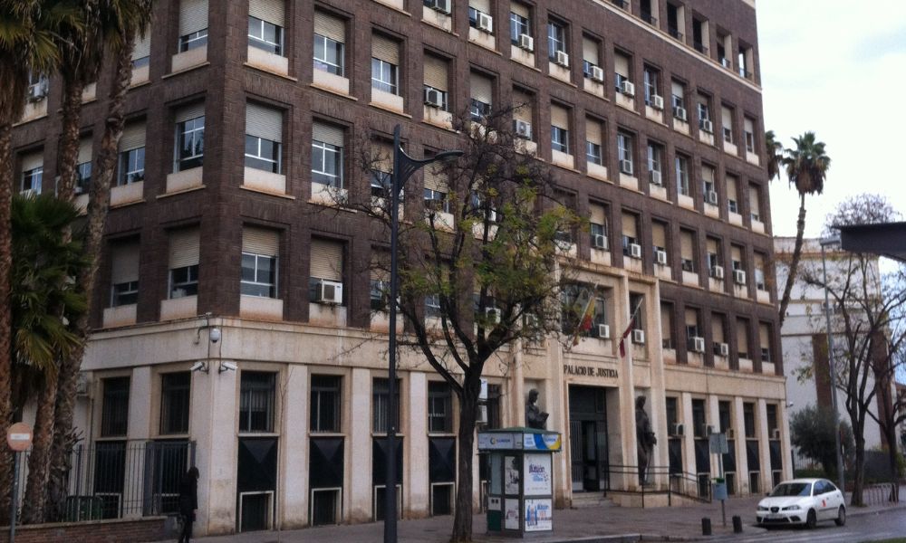 Piden 5 años de cárcel para una mujer que golpeó a otra en la cara con una copa en Las Torres de Cotillas