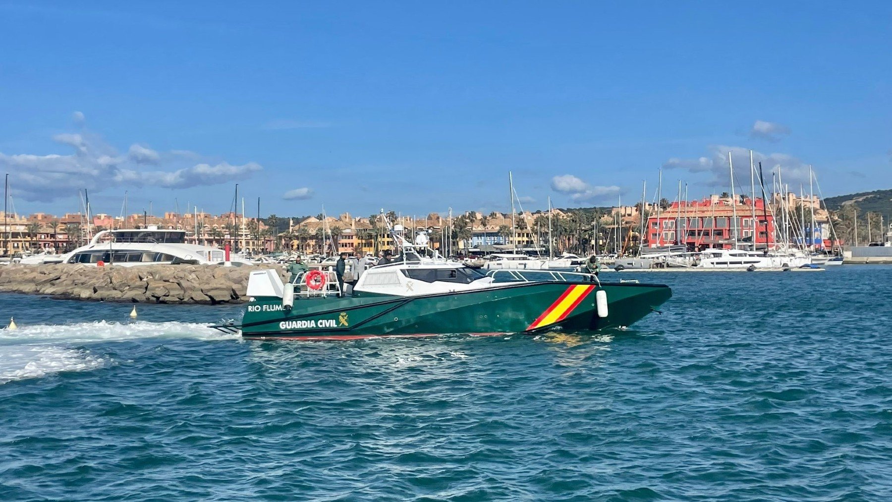La Guardia Civil intercepta una narcolancha con 200 kilos de hachís en aguas de Ibiza