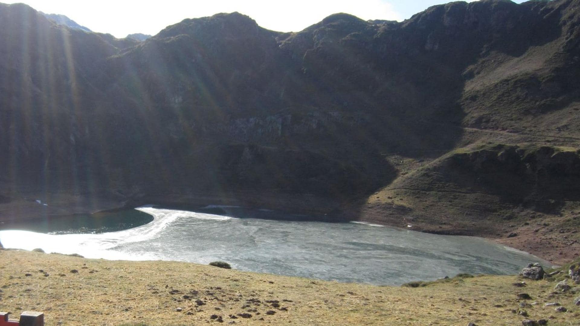 Muere un hombre en el lago Cerveriz, en Somiedo