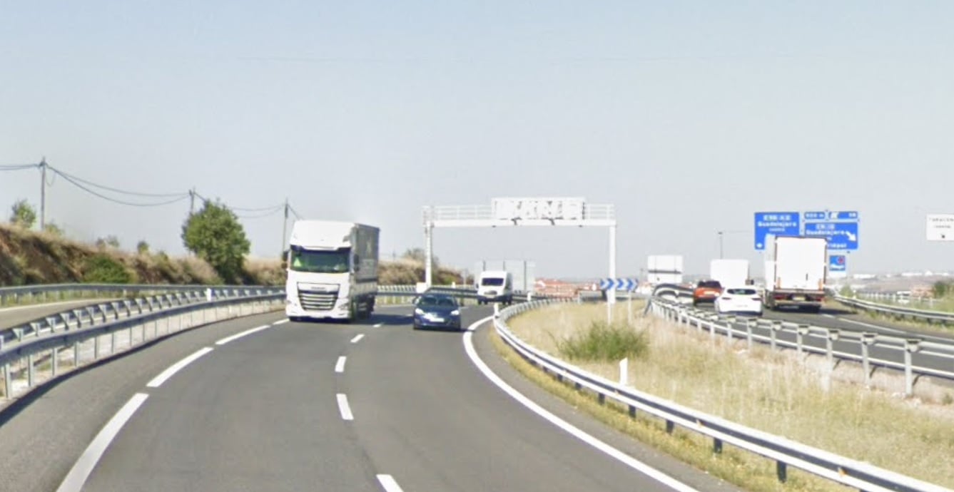 Trágico accidente en Taracena: conductor muere en vuelco e incendio de camión cargado de medicamentos en la A-2