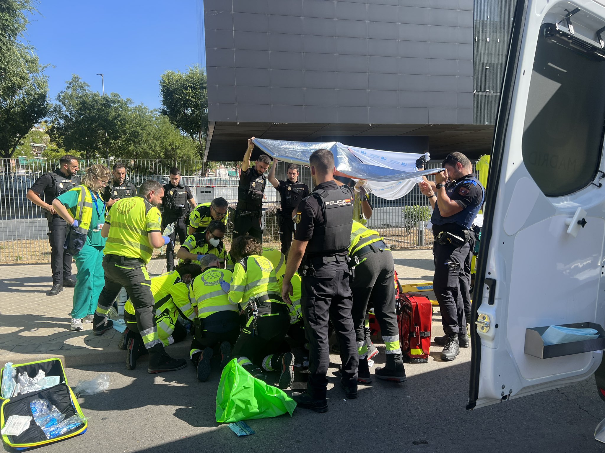 Muere la mujer golpeada ayer por el coche de su pareja en Entrevías tras una discusión