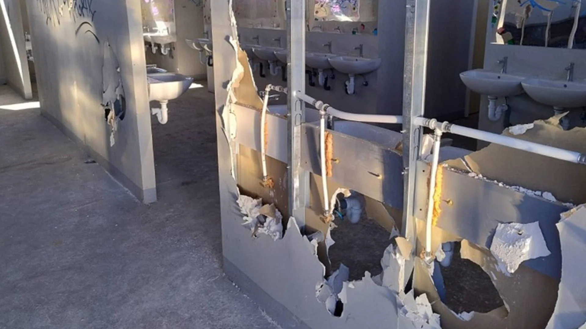 Trece detenidos, la mayoría menores, por el destrozo de los baños públicos en Aranda de Duero durante las fiestas patronales
