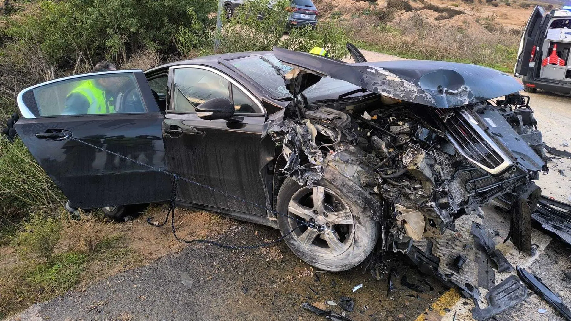 Tres heridos, entre ellos un niño, en un grave accidente en Haza