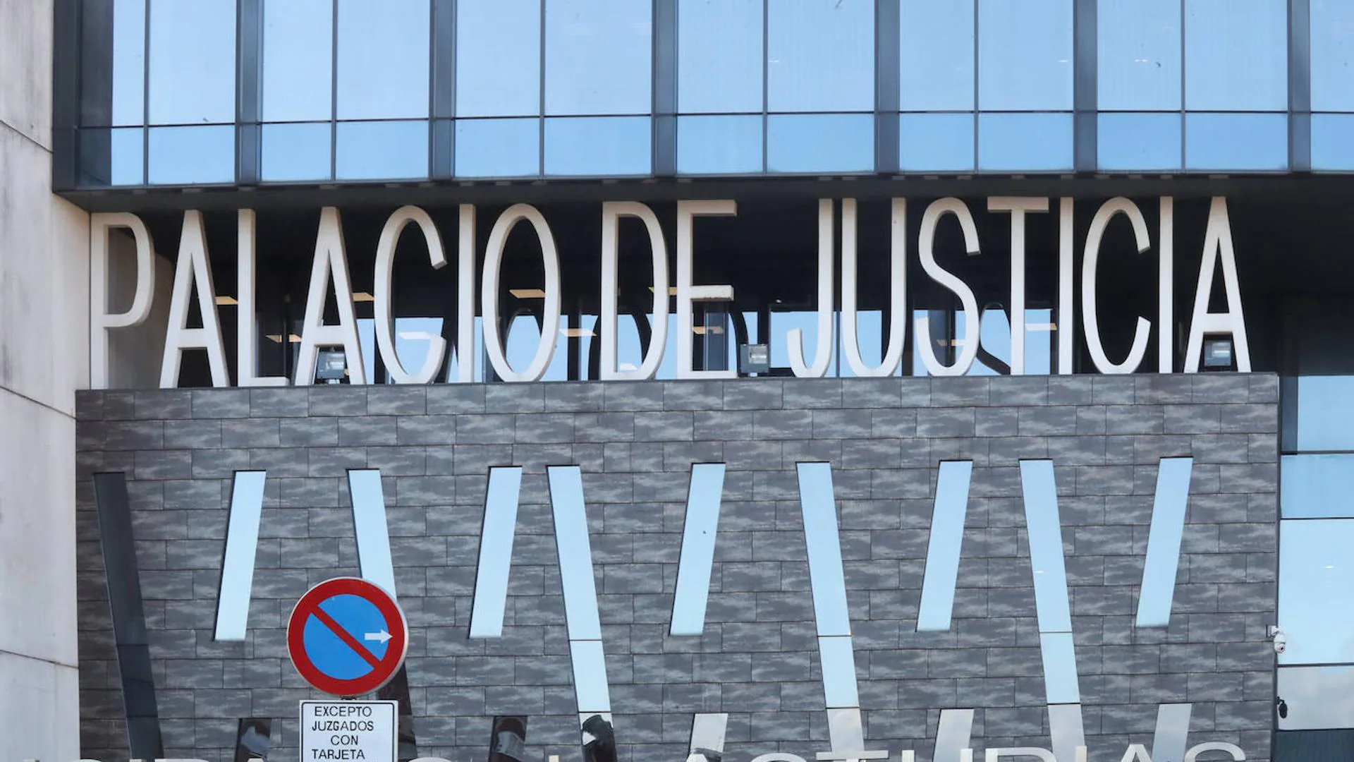 Se enfrenta a 12 años de prisión por abusar sexualmente de dos hermanas de 11 y 7 años, en Gijón