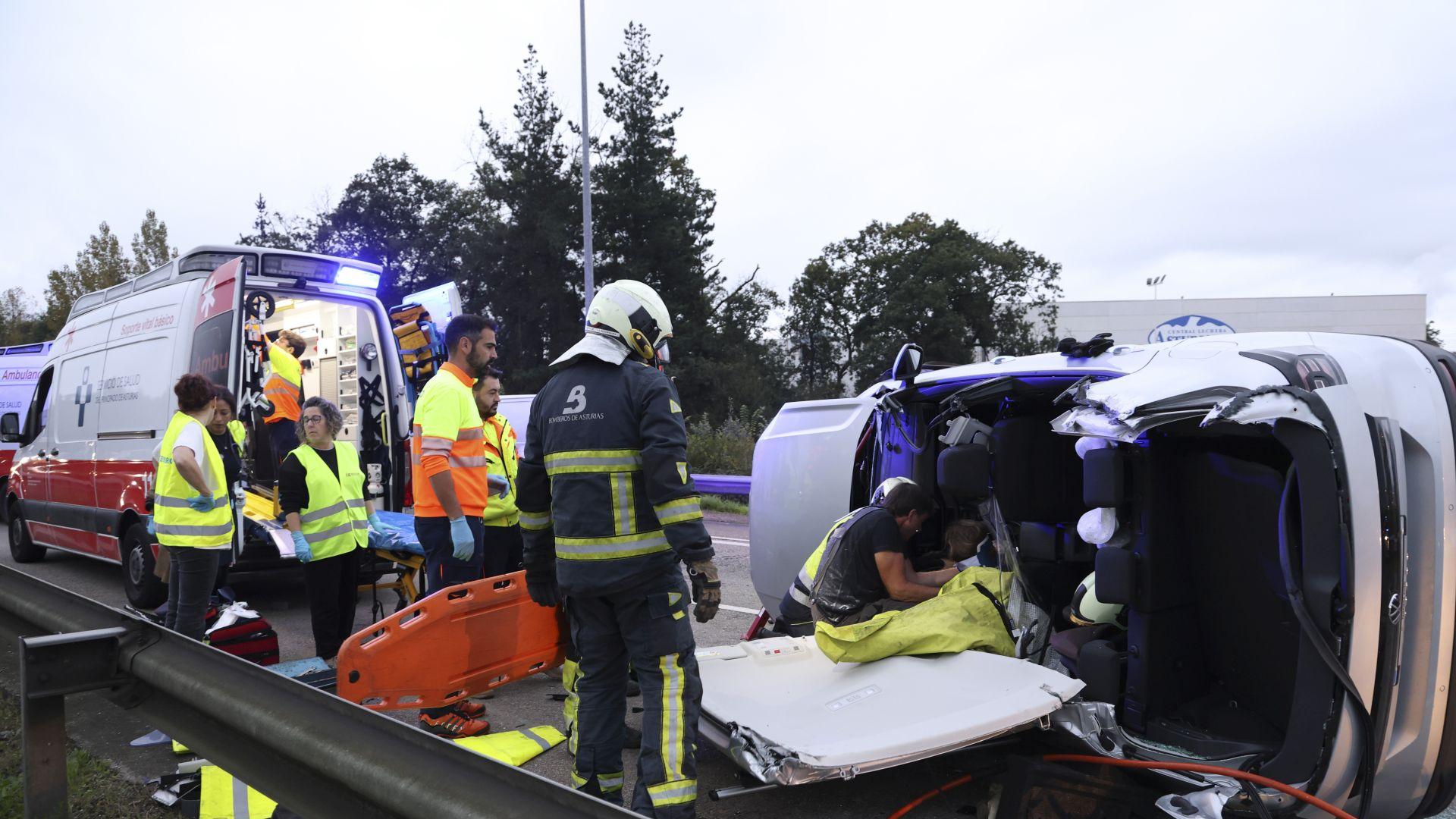 Un accidente en Siero con tres vehículos implicados deja tres mujeres heridas