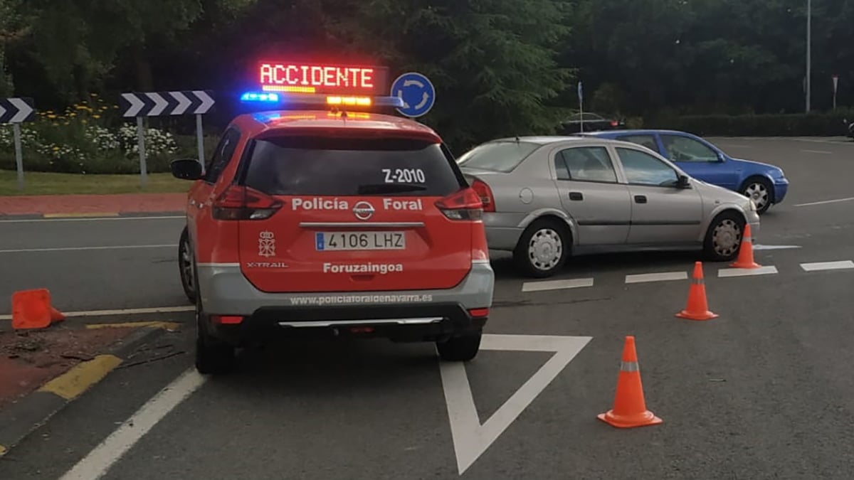 Una colisión múltiple con 4 coches implicados obliga a cortar una importante autopista hacia Pamplona