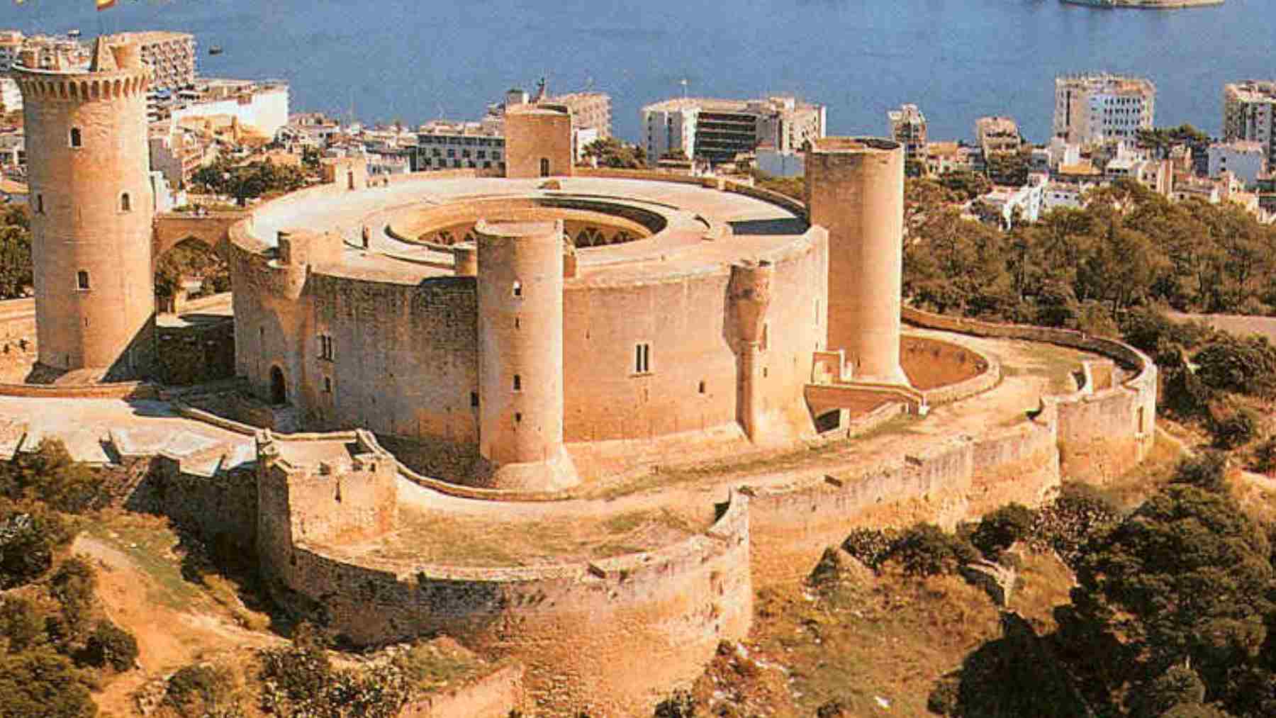 Detenido hombre por escribir en fachada del Castillo de Bellver y causar daños valorados en 2.500 euros