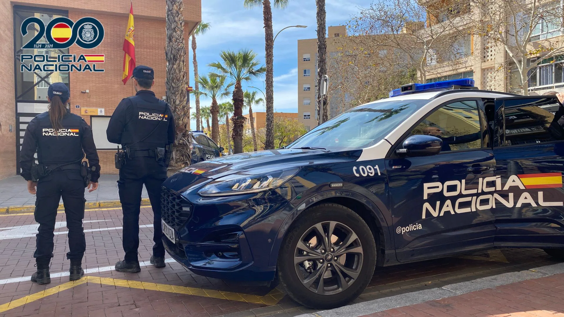 Detienen a un menor de 17 años en Alicante por fingir un robo por sumisión química para recuperar su móvil perdido