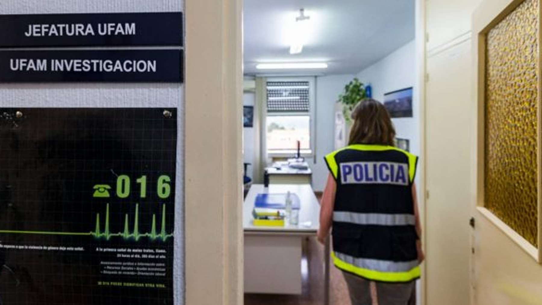 Detenido en Ibiza un joven de 19 años por tocar las nalgas y los pechos a una chica en plena calle