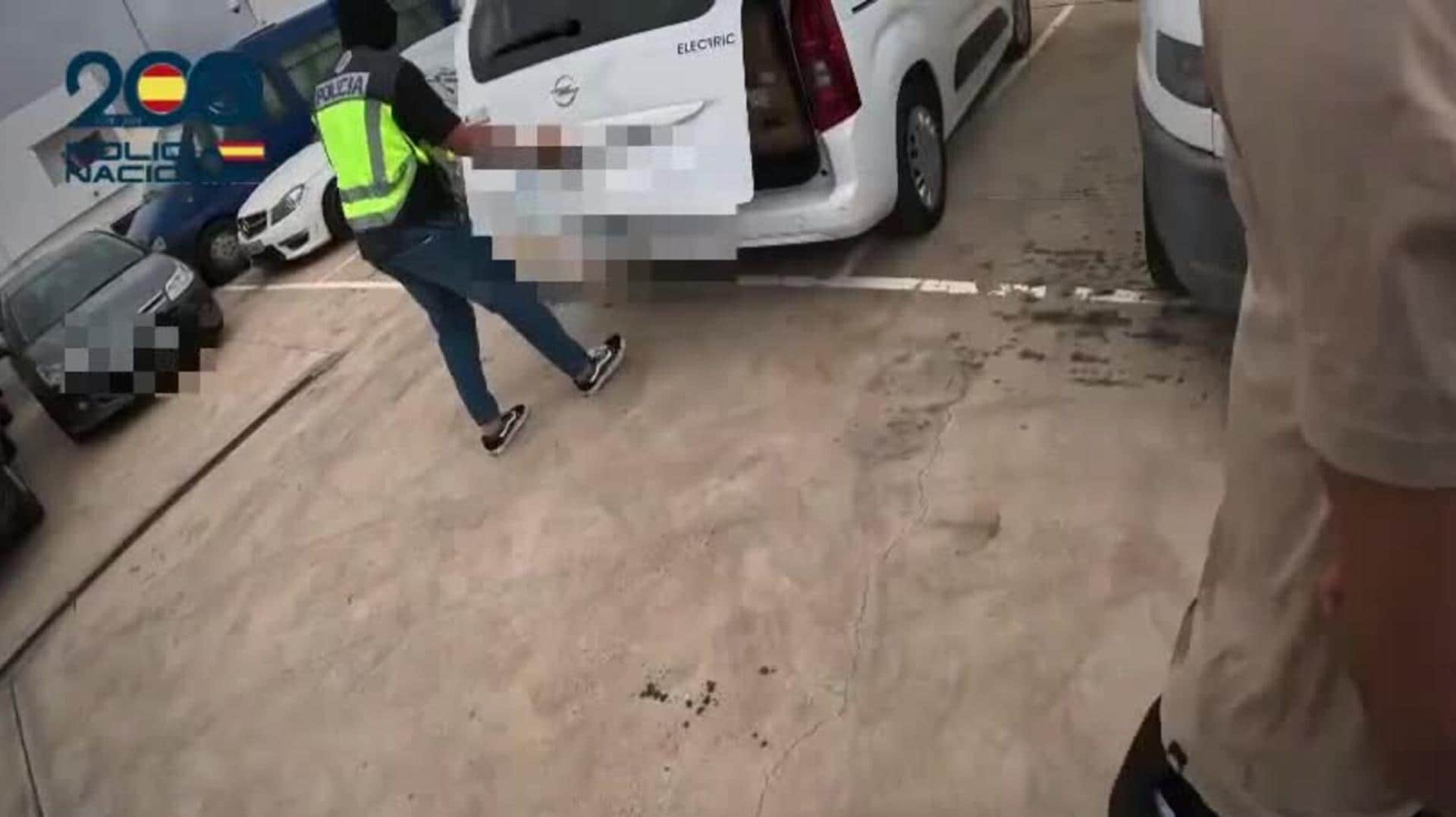 Lo pillan con 45 kilos de hachís y 10 de cocaína en cajas de papas y cebollas