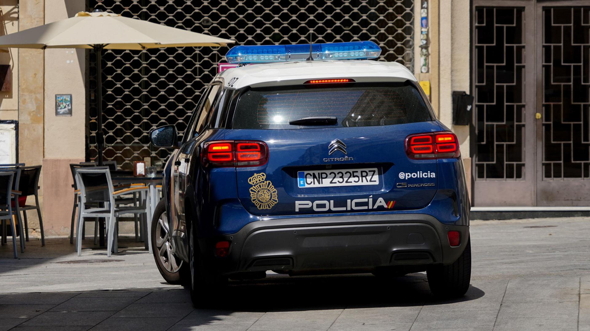 Detienen a una mujer por estafar más de 35.000 euros utilizando la tarjeta de su empleadora