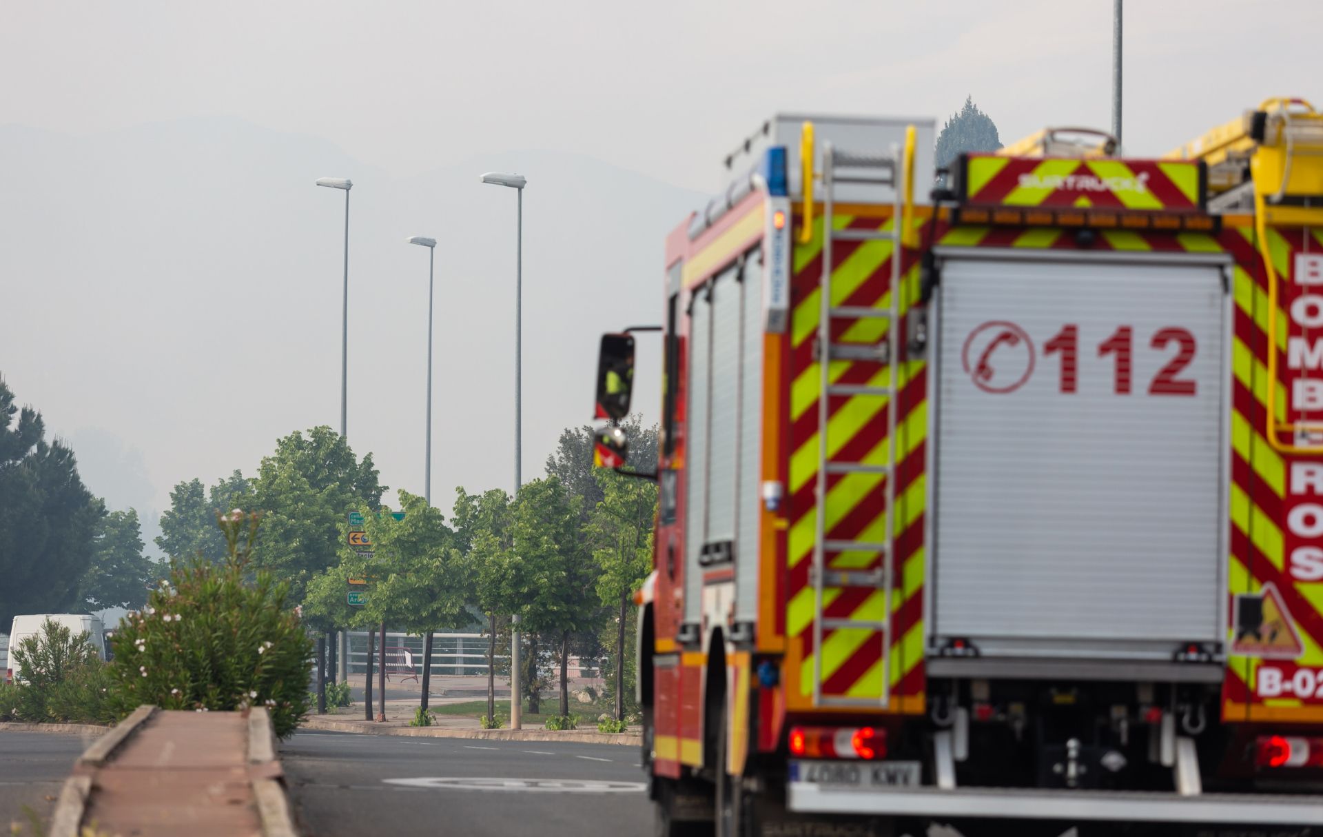 Un incendio calcina los enseres de una bodega en Pradejón