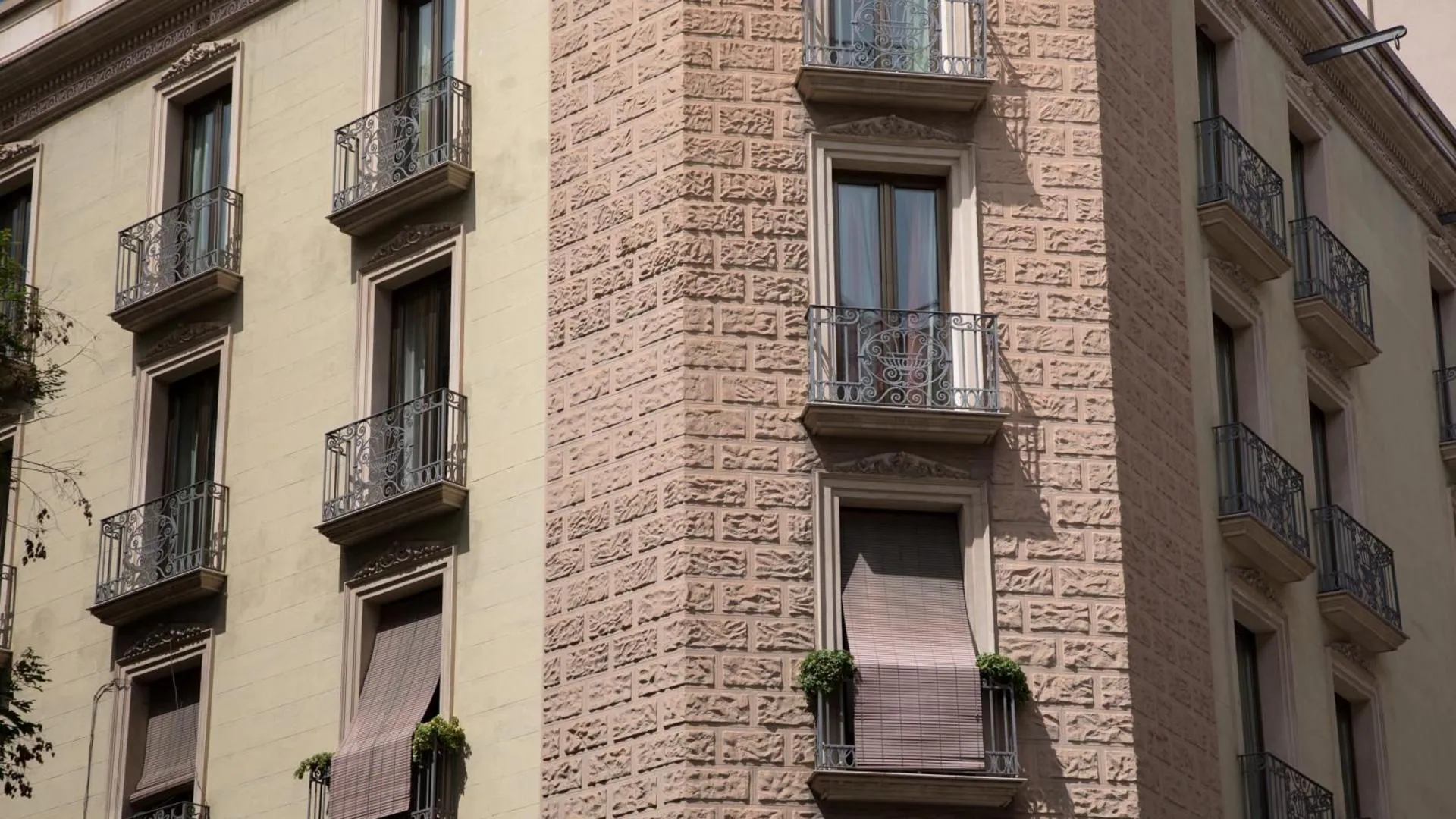 El Supremo avala avisar a los vecinos que un moroso busca casa en la misma urbanización