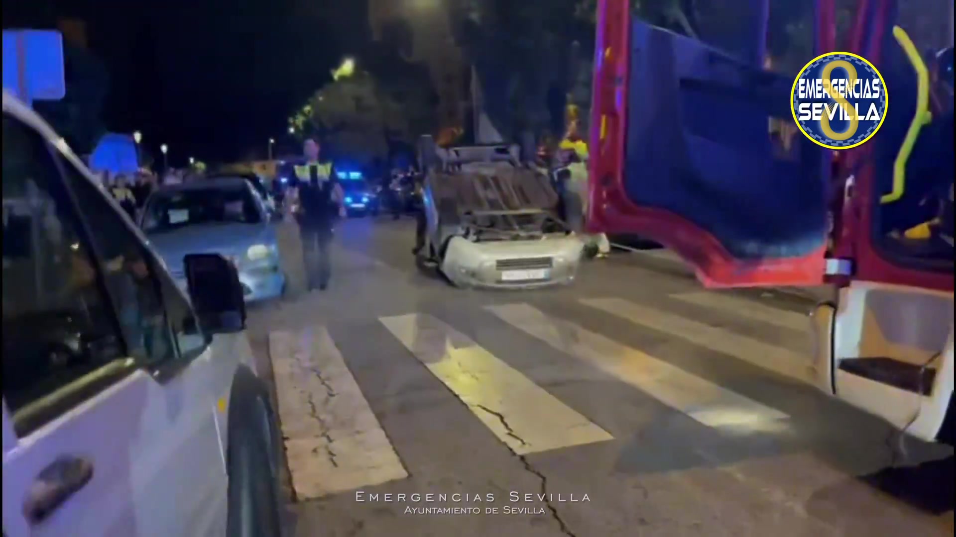 Vuelca ebrio su coche en mitad del barrio de Rochelambert