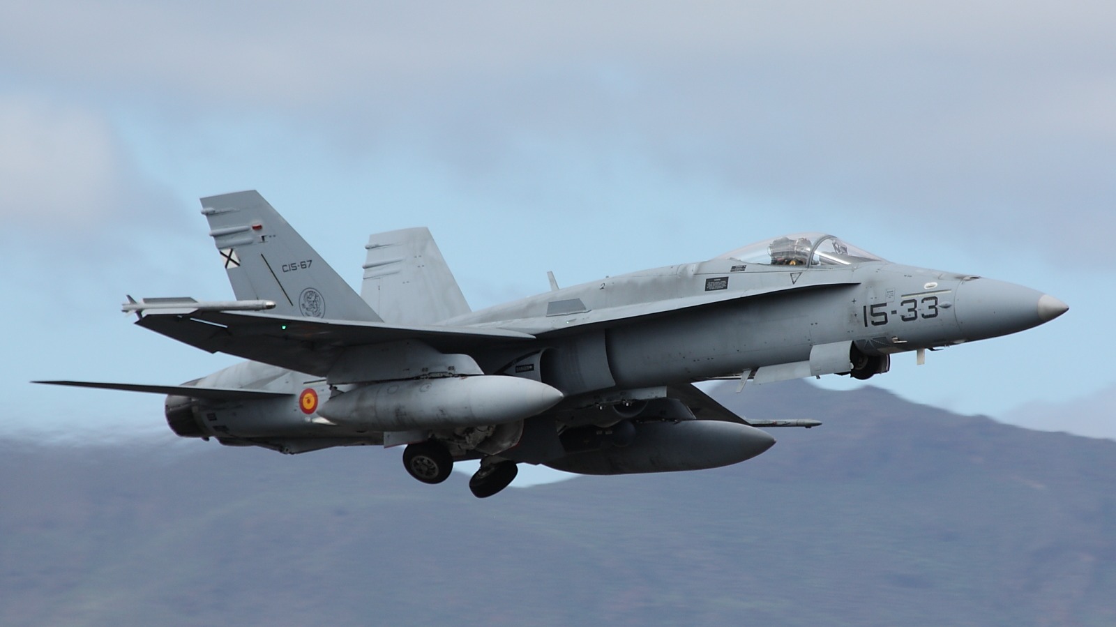 Fallece un piloto de F18 del Ejército del Aire tras sufrir un accidente en Teruel