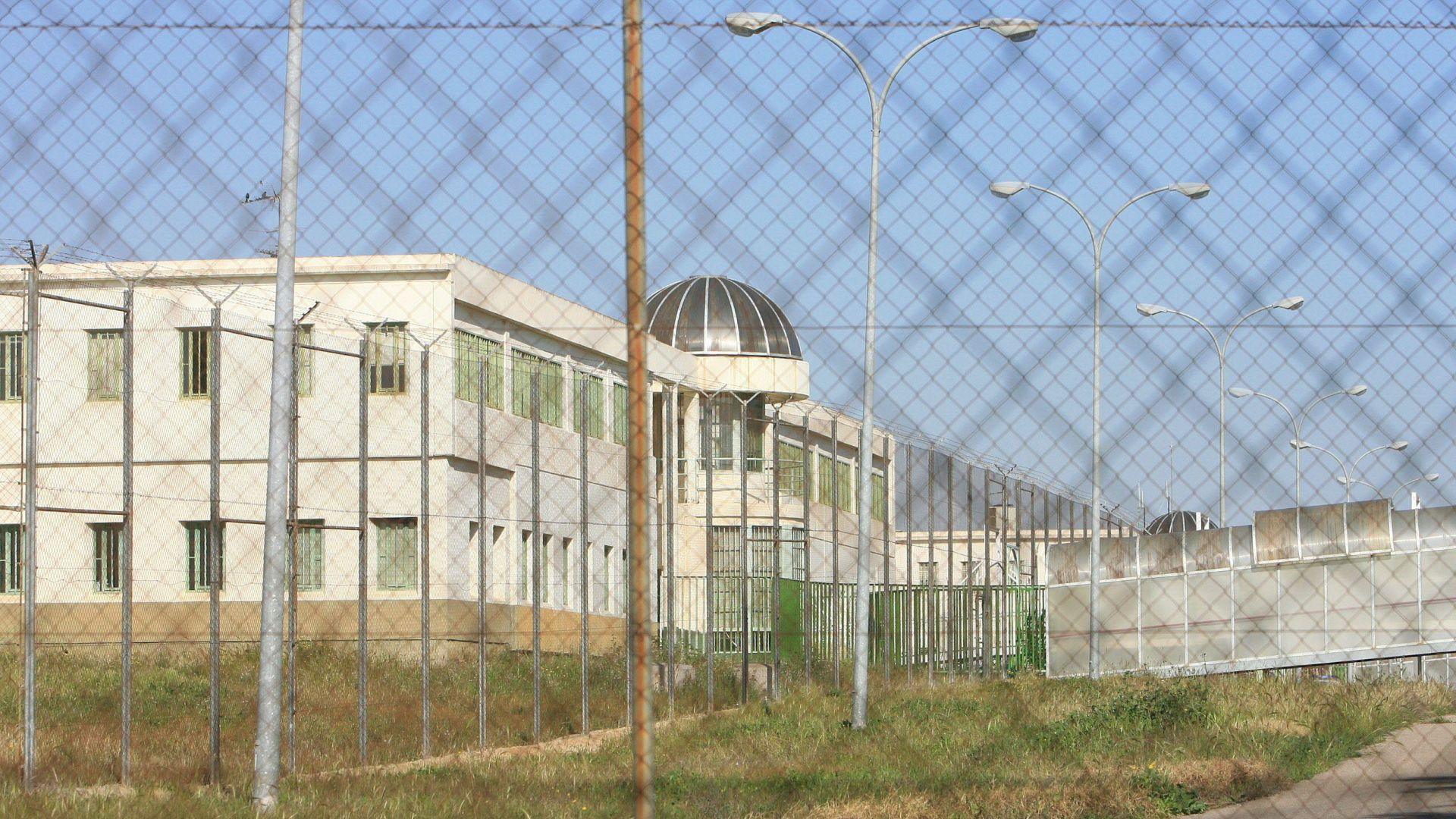 Funcionario resulta herido en centro penitenciario de Valencia al intentar contener a un interno conflictivo