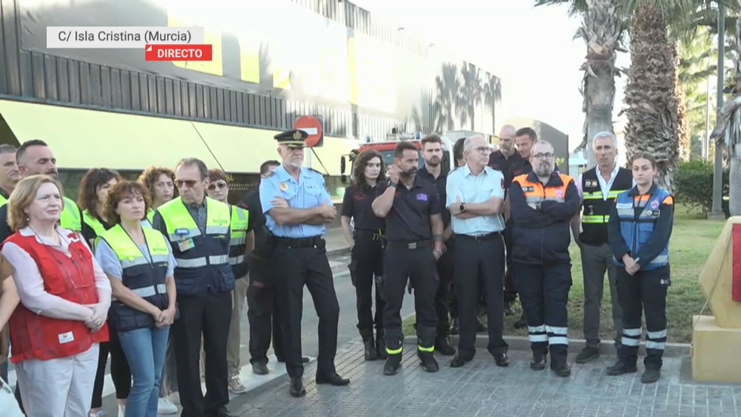 los efectivos de emergencias homenajean a las 13 víctimas