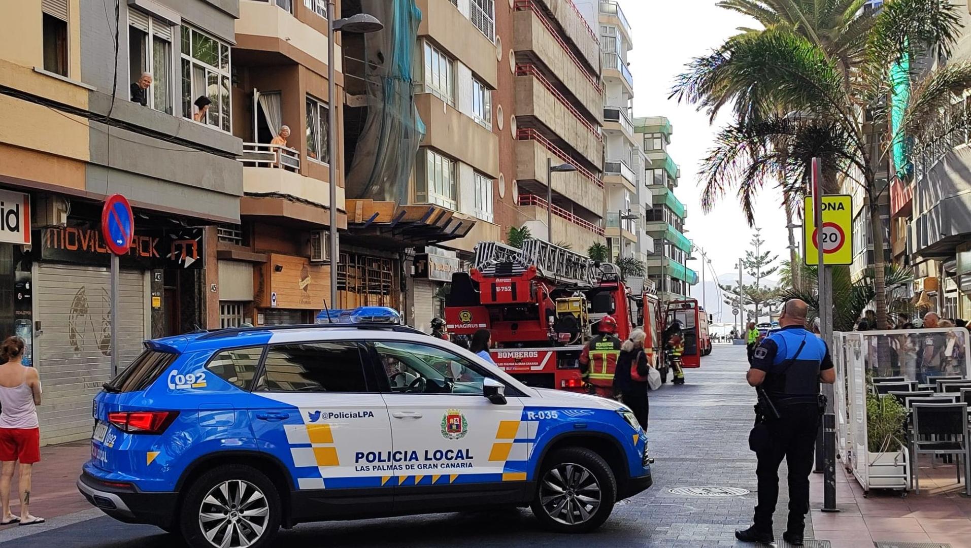 Evacúan un edificio en Luis Morote por un incendio