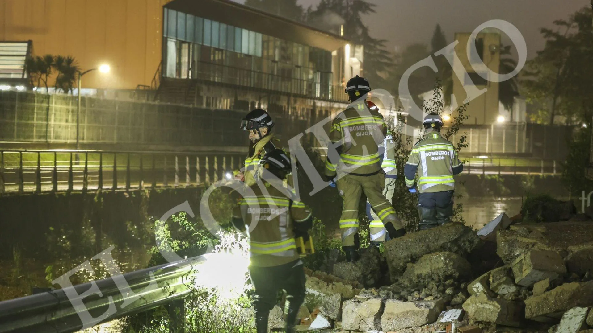 Intenso despliegue en Gijón en busca de una cabeza en la zona de El Piles: autoridades en alerta