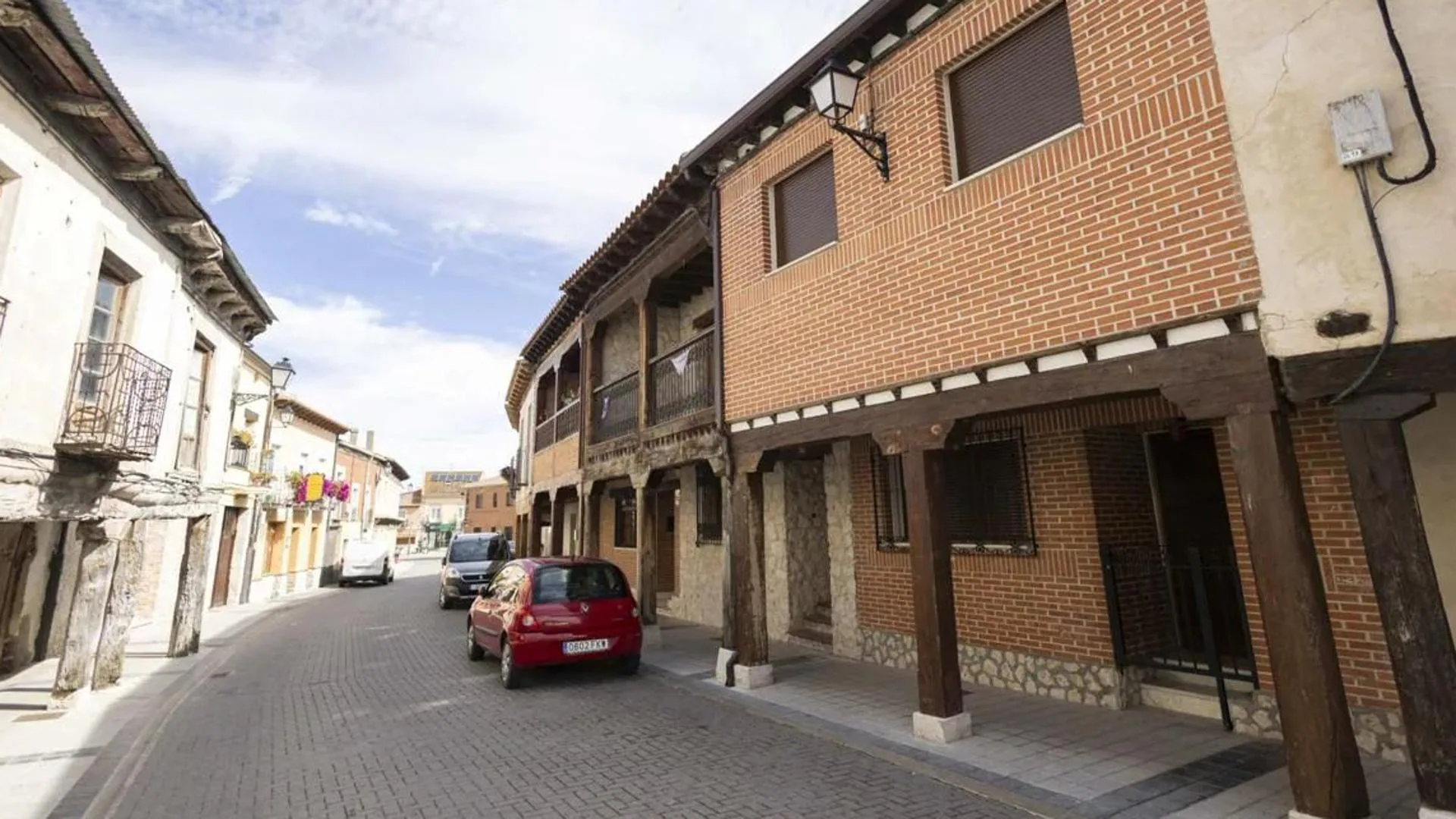 Jubilado de 72 años muere en Aranda de Duero tras ser agredido en un portal mientras la Guardia Civil busca al sospechoso en Traspinedo