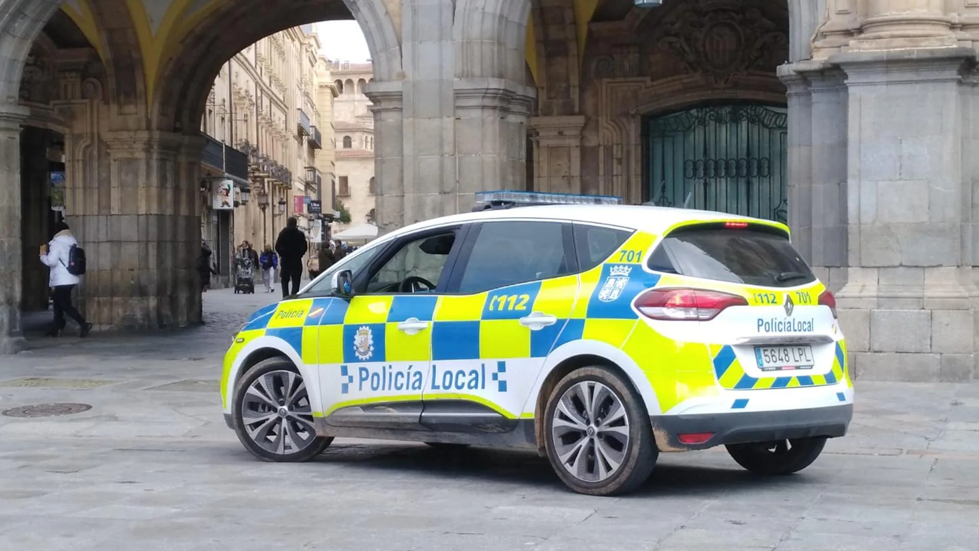 Noche de sábado en Salamanca: dos positivos en 6 minutos, un motorista grave y grafiteros a la fuga
