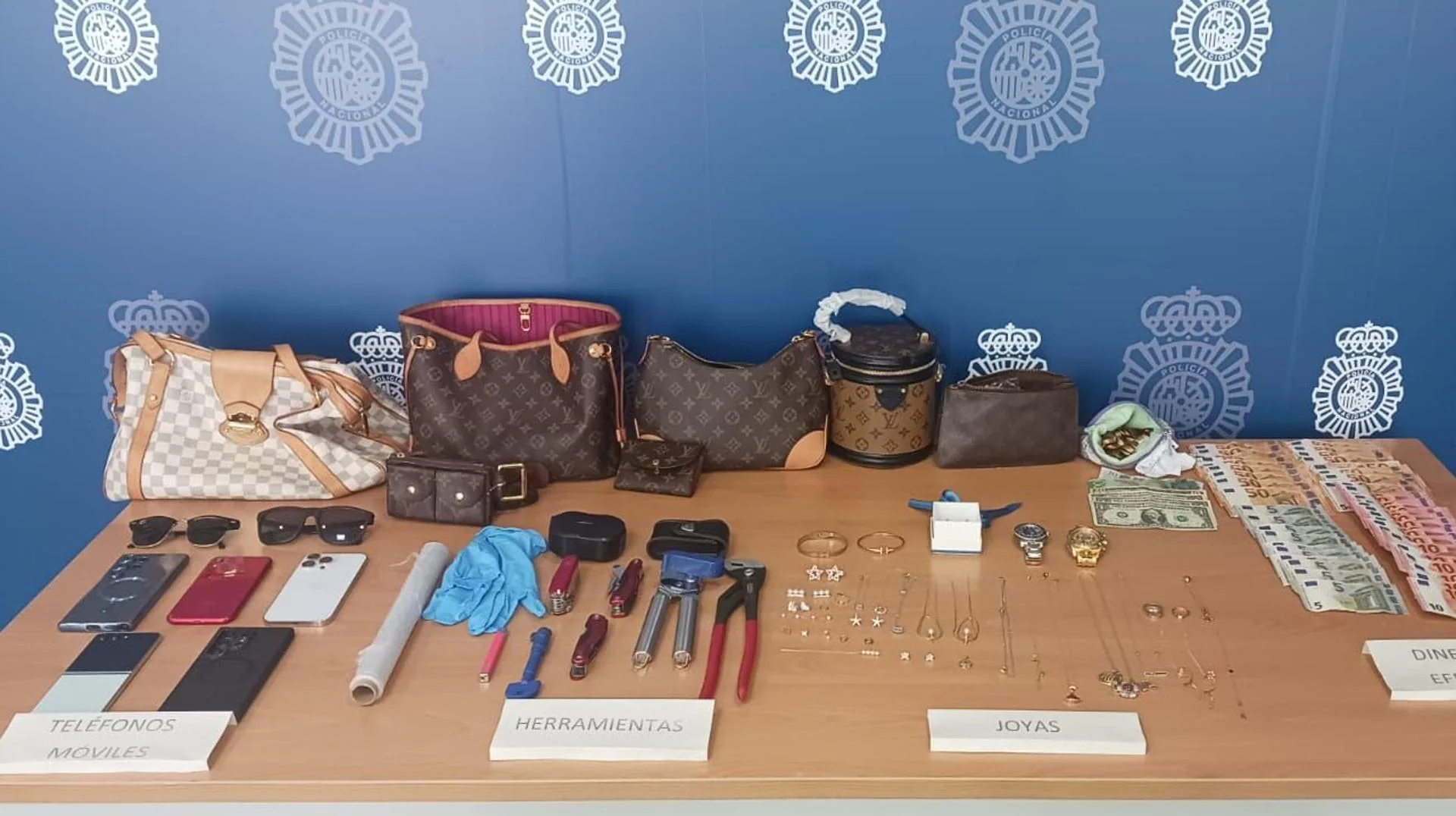 A prisión una pareja acusada de robar en casas de ciudadanos asiáticos en Málaga, Almería y Alicante