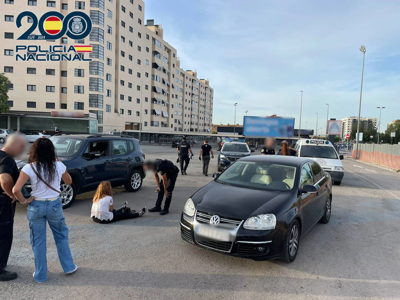 Policía Nacional detiene a un hombre por acuchillar a su mujer en un parking de Alicante