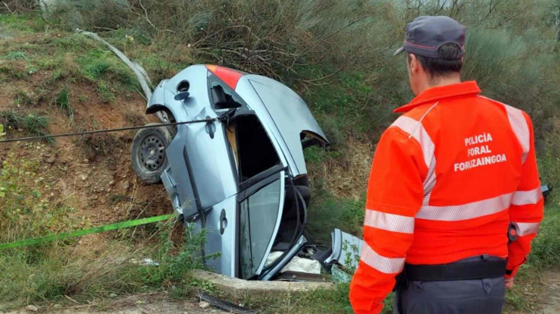 Muere un conductor tras un brutal accidente en una carretera de Navarra