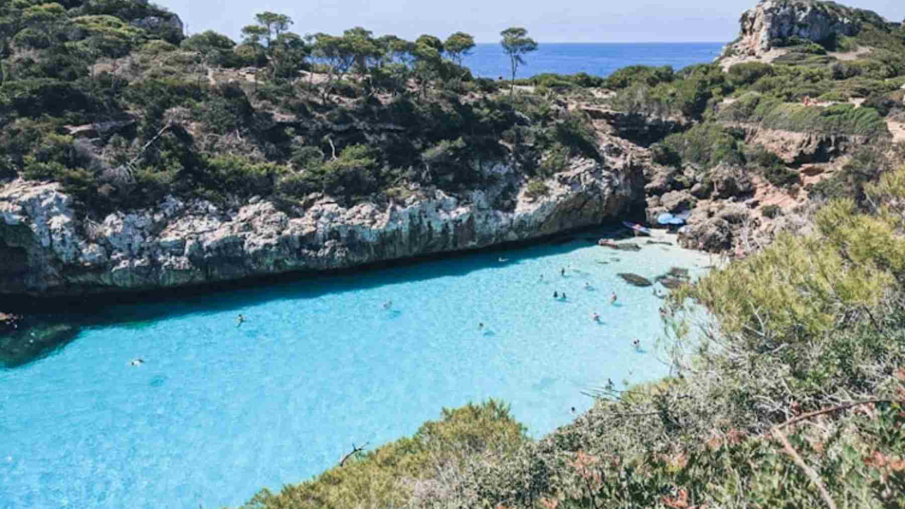 Muere un turista coreano mientras practicaba esnórquel en el Caló des Moro