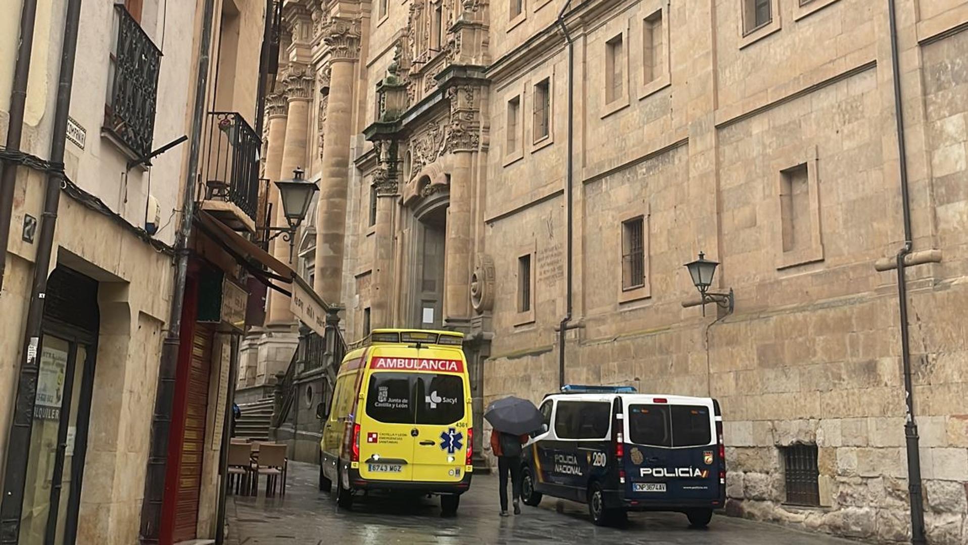 Una persona se precipita desde la torre de la Clerecía de Salamanca