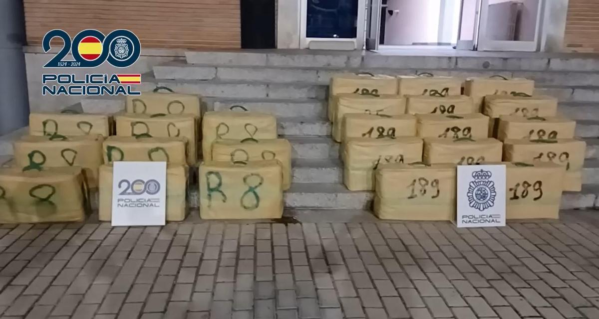 Detenidas cuatro personas in fraganti cuando traficaban con 1.200 kilos de hachís