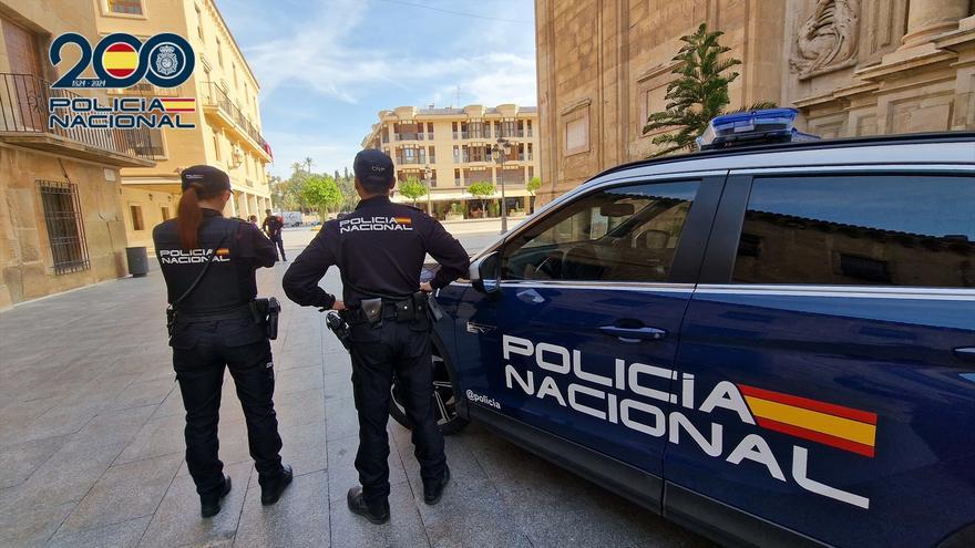 Detienen a un policía nacional por realizar tocamientos y comentarios sexuales a una agente en prácticas