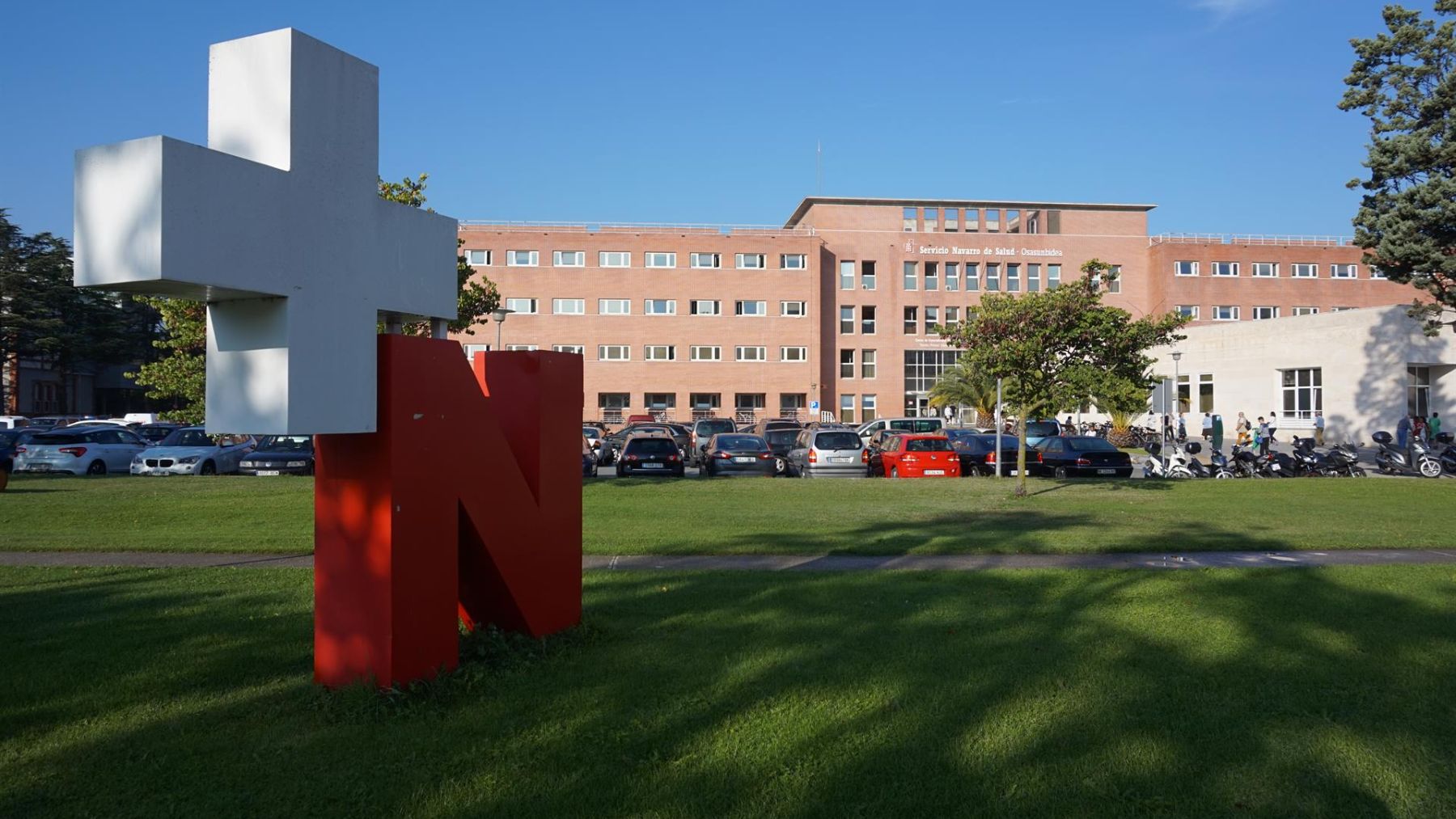 Detenido un hombre de "origen árabe" por robar a dos enfermeras en el Hospital Universitario de Navarra