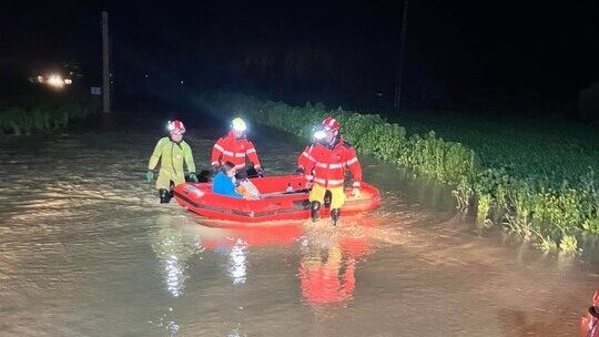 La borrasca Laurence provoca intervenciones y desalojos en Los Palmares, Trigueros