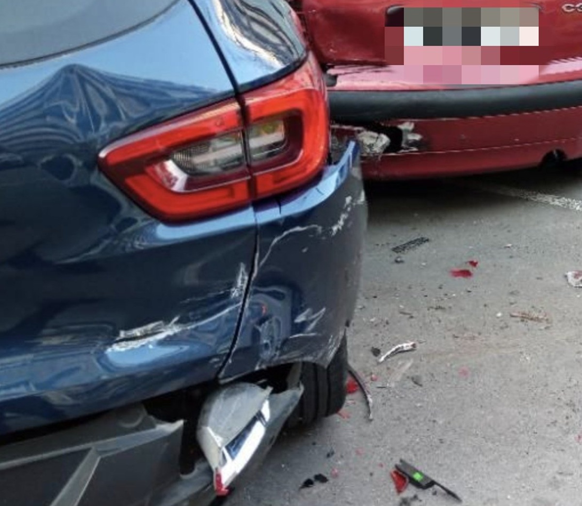Un conductor ebrio se da a la fuga en Alcorcón tras embestir varios coches aparcados