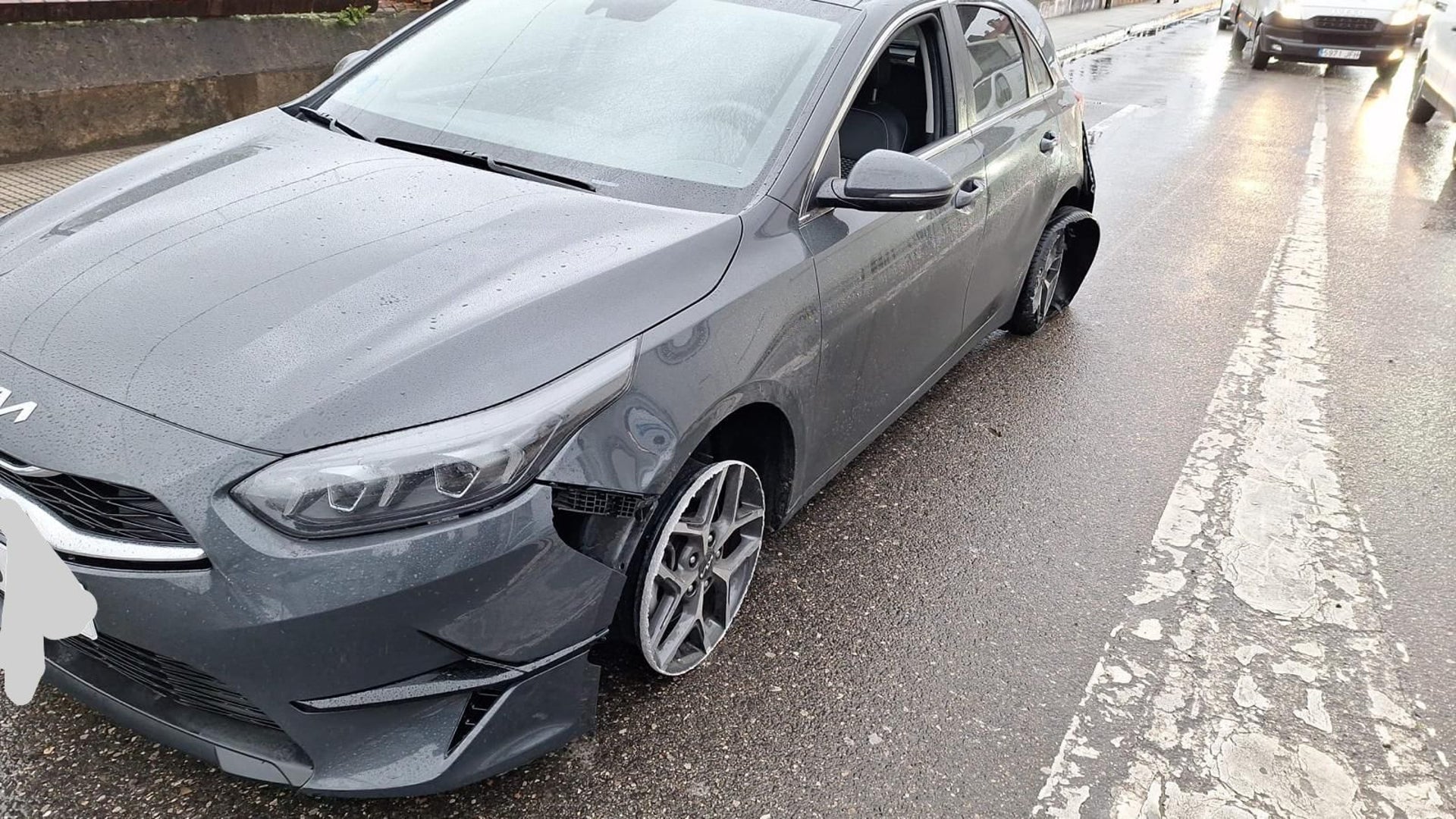 La policía asiste en Avilés a un conductor que sufrió un episodio neurológico en mitad de la autopista