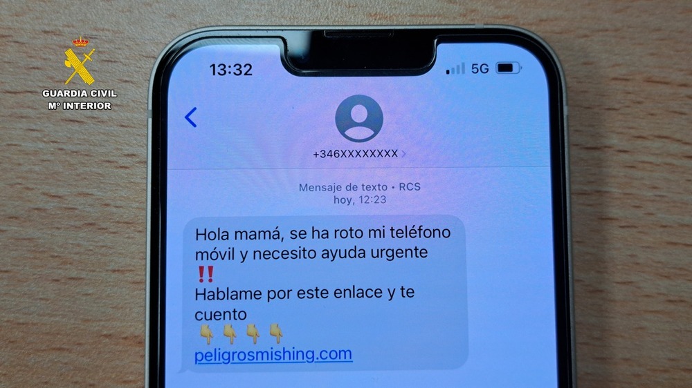 Estafaban mediante la técnica del hijo en apuros