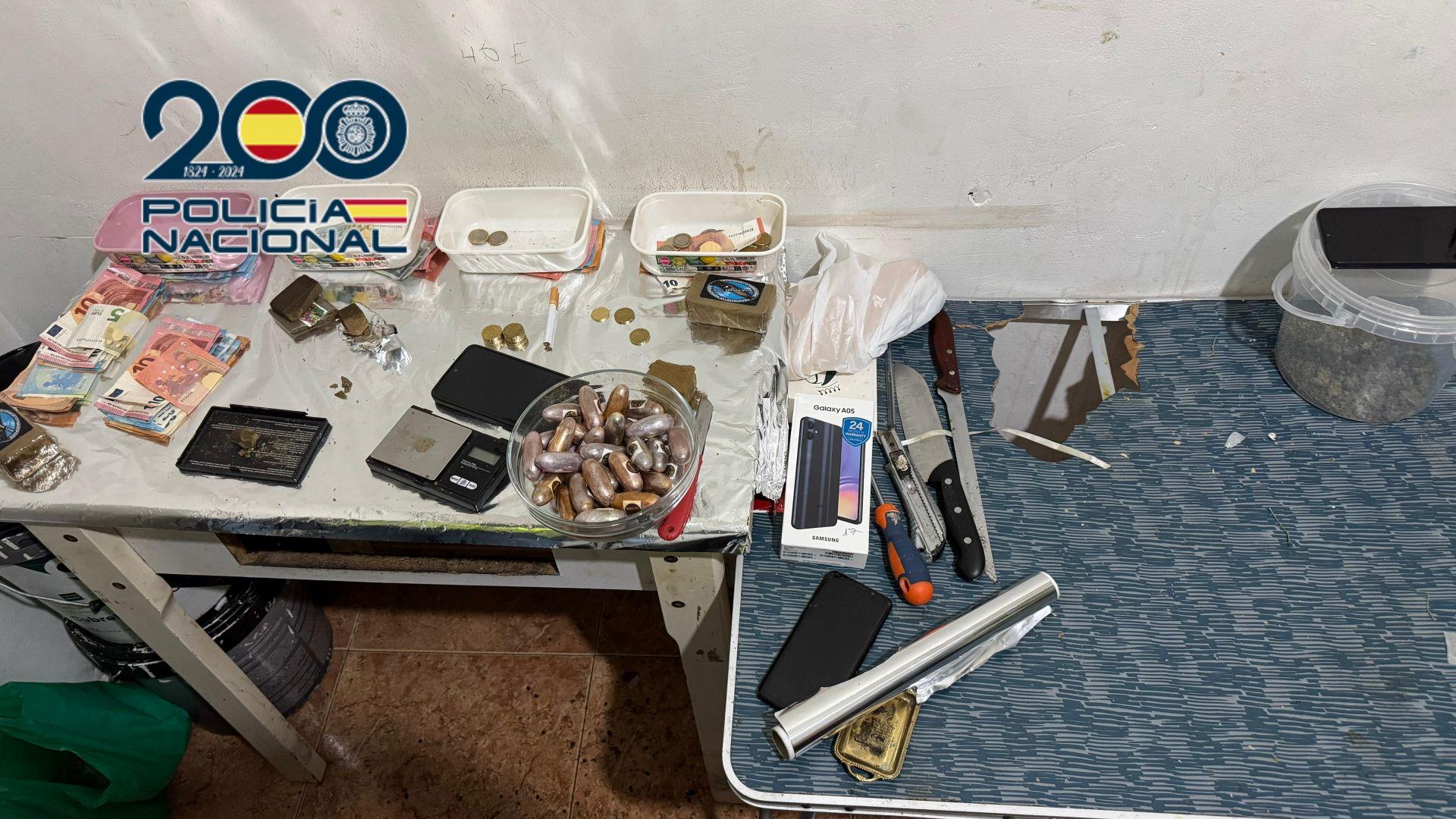 Tráfico de drogas Alicante | Drogas a través de una ventana a plena luz del día en Alicante