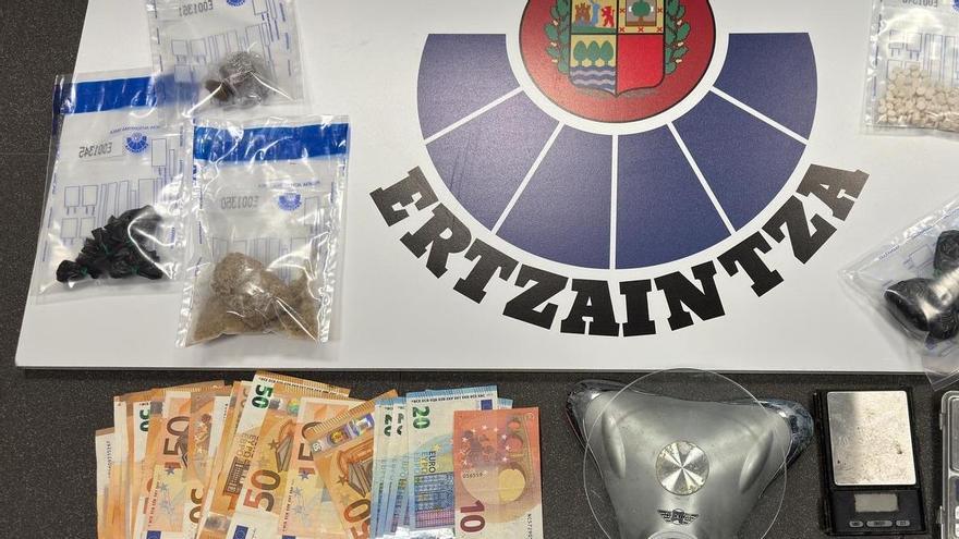 Detenido con diferentes cantidades de droga el dueño de un pabellón de Aia