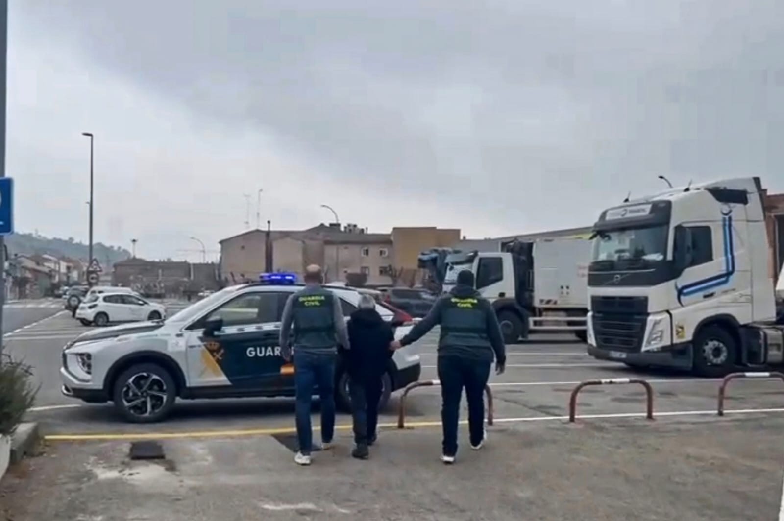 Un hombre roba un tractor de 200.000 euros y herramientas de más de 5.000 euros en un pueblo de Navarra