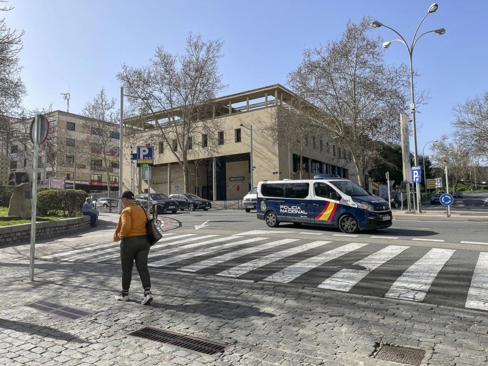 Cuatro detenidos por un robo de 9.000 euros a una anciana