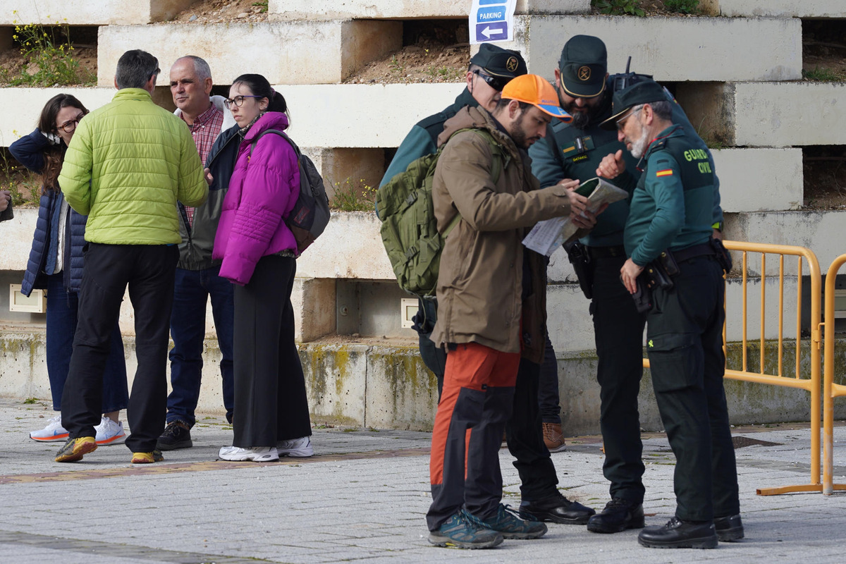 Más de un centenar de voluntarios buscan a Alejandro Aranda